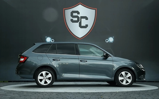 Skoda Fabia cena 37899 przebieg: 141000, rok produkcji 2018 z Bobolice małe 631